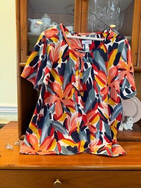 Women's Multicolor Floral poly Short-Sleeve Top - Coral/Navy/Yellow